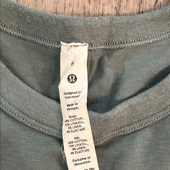 lululemon athletica Sea Green Short Sleeve Tee - Picture 2 of 3